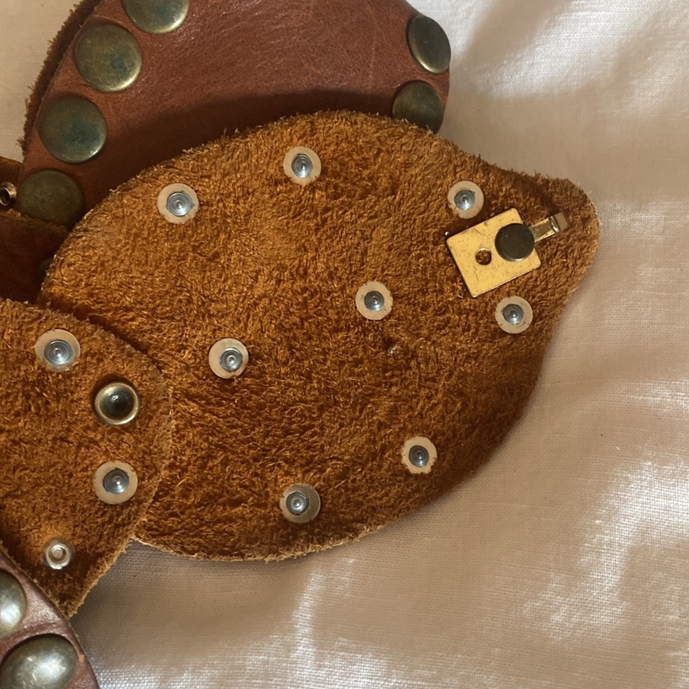 Gorgeous leather studded belt- vintage - Picture 8 of 9